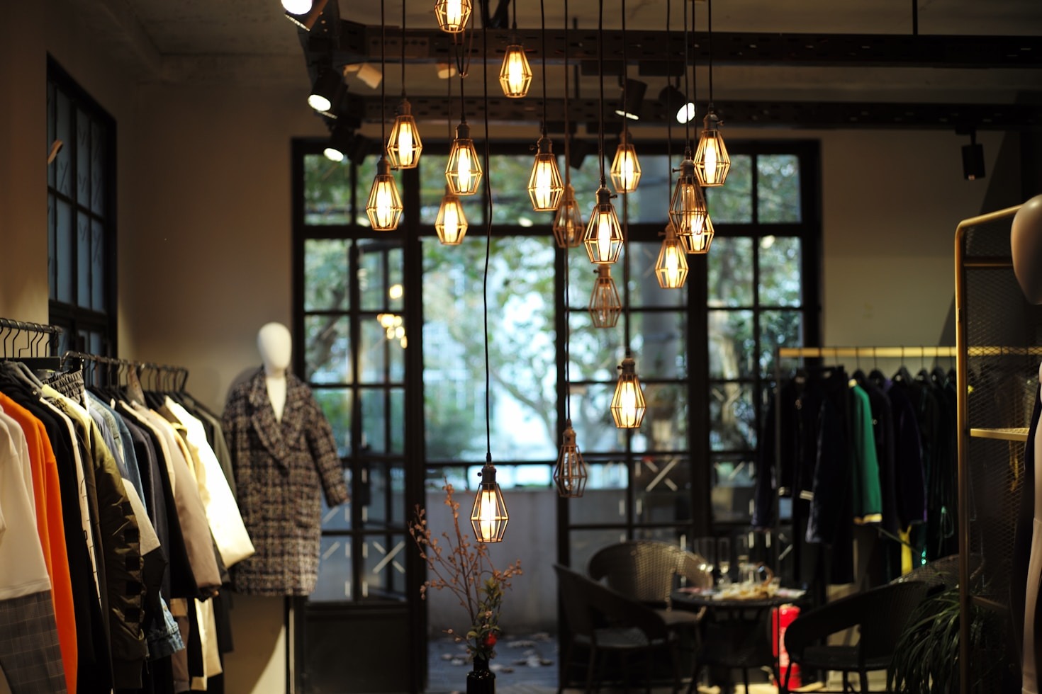 Inspiration de tenues urbaines pour hommes et femmes